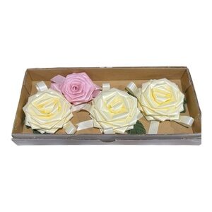 Current Winter White Rosette Ribbon Bows Set 3 Original Box + Bonus Pink Rosette